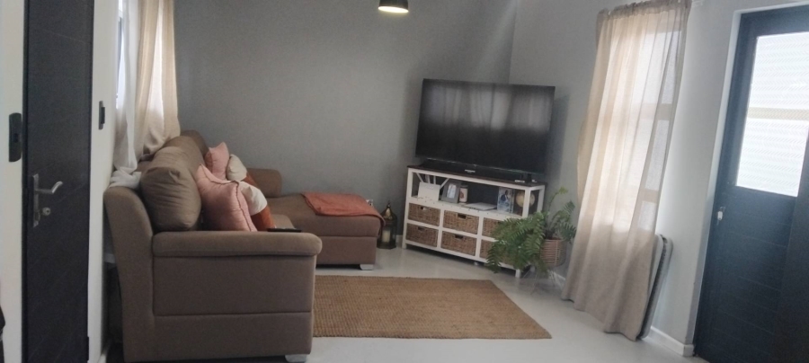 2 Bedroom Property for Sale in The Connifers Western Cape